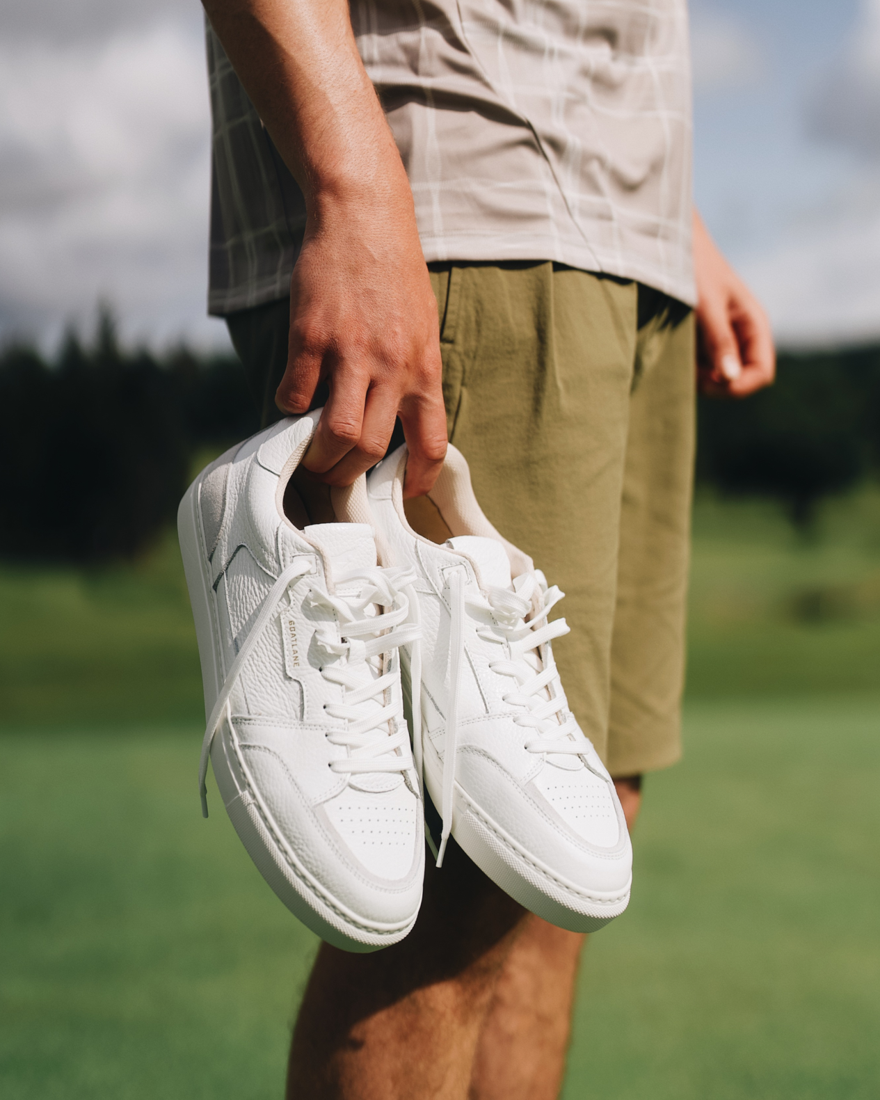 The Contour White