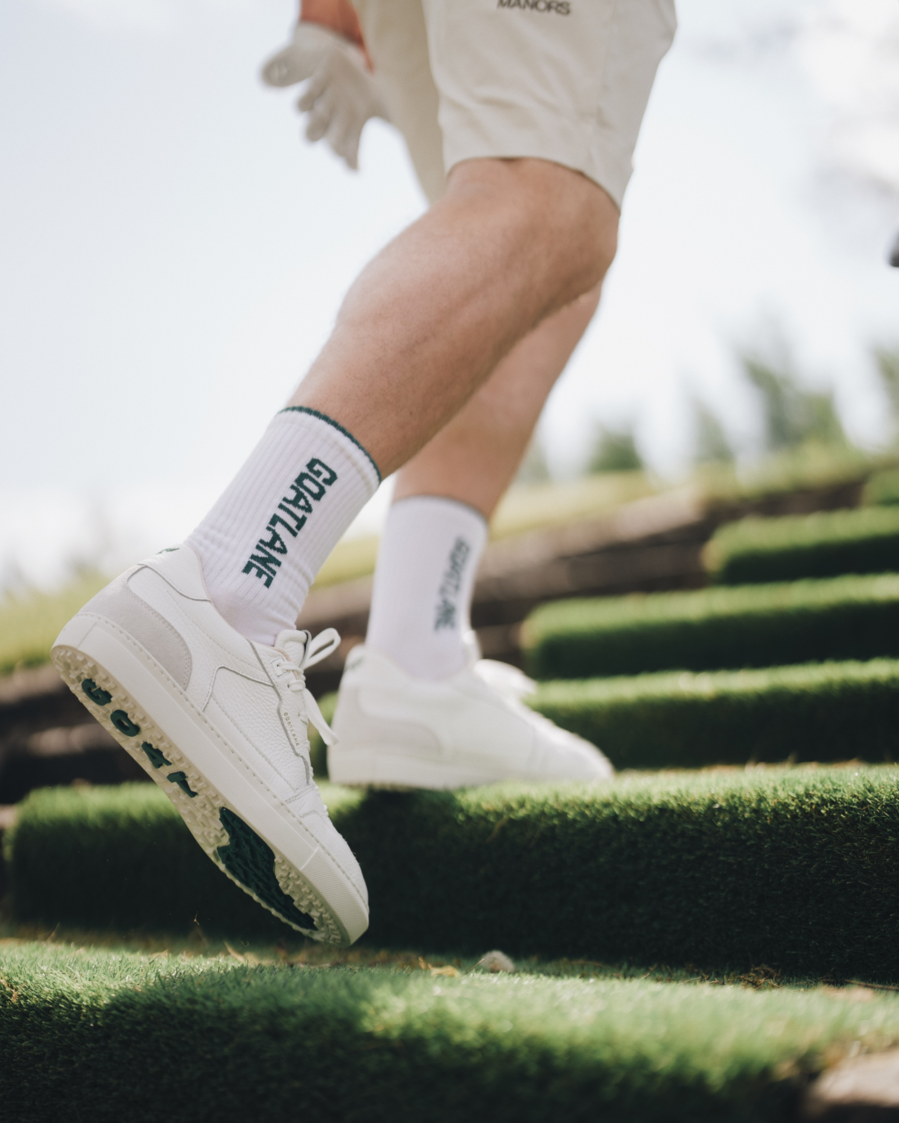 The Contour White